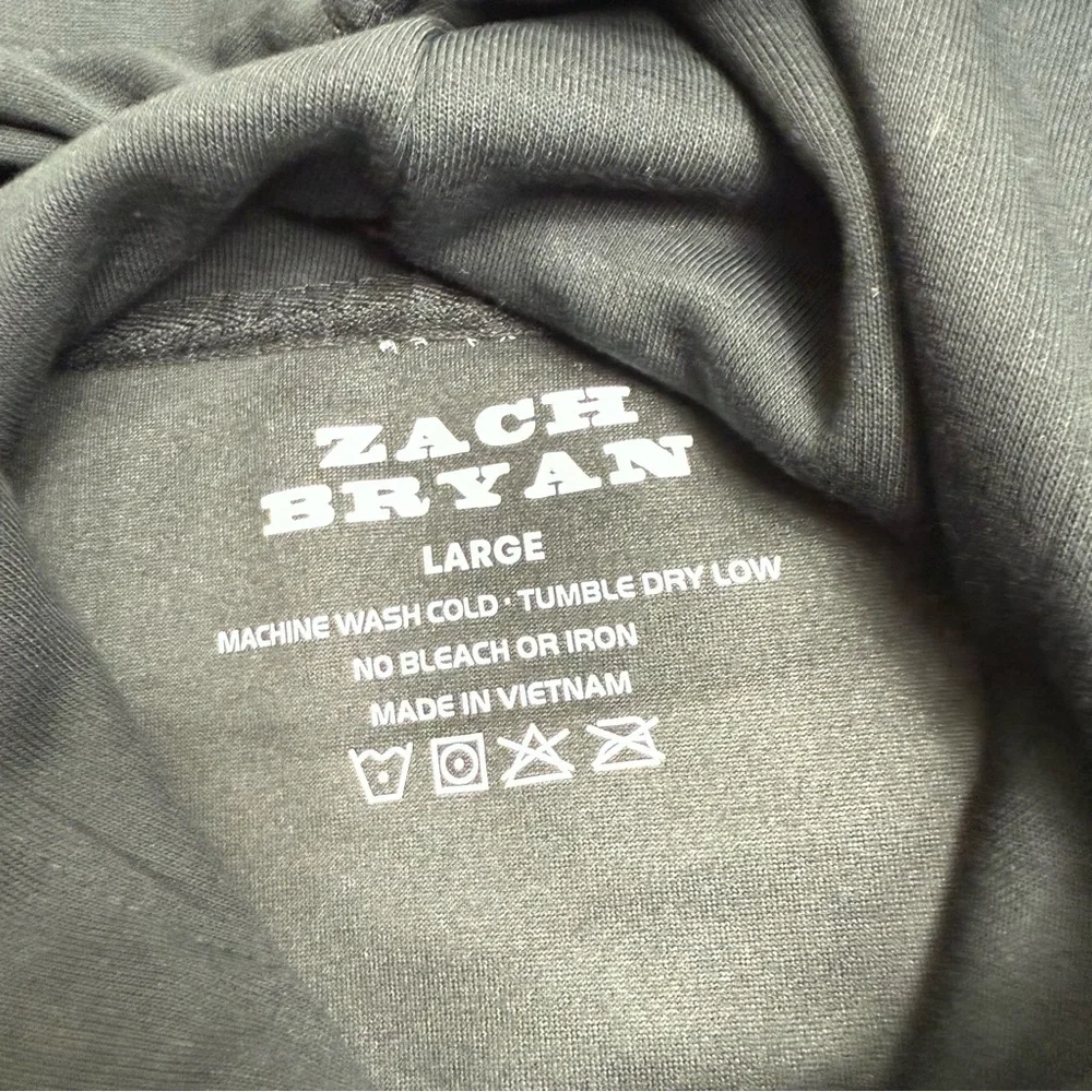 Like new! Zach Bryan The Quittin Time Tour concert black cowboy hat hoodie